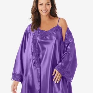 Amoureuse Women's Plus Size
The Luxe Satin Short Peignoir Set